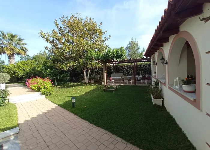 Flat With Garden Near Sea, Port And Airport