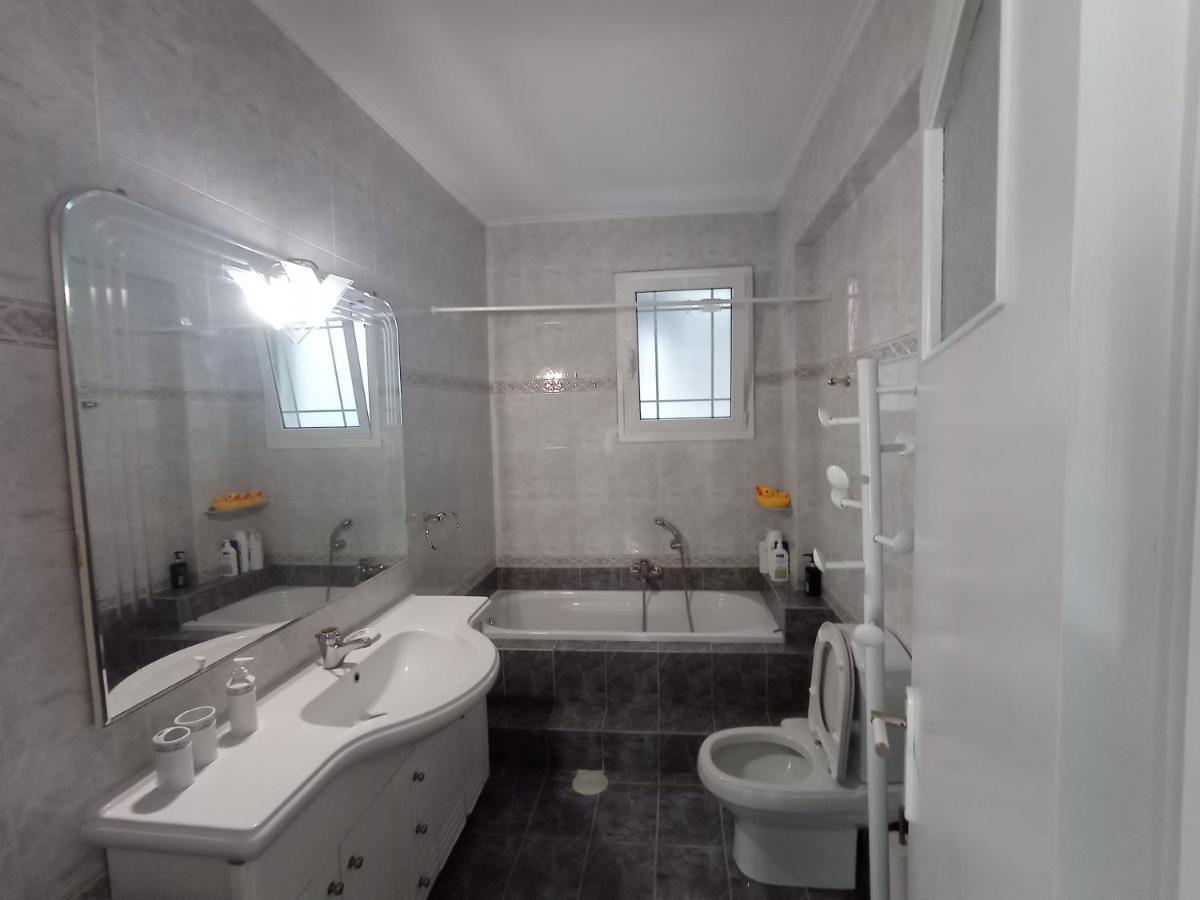Flat With Garden Near Sea, Port And Airport Artemida (Attica)